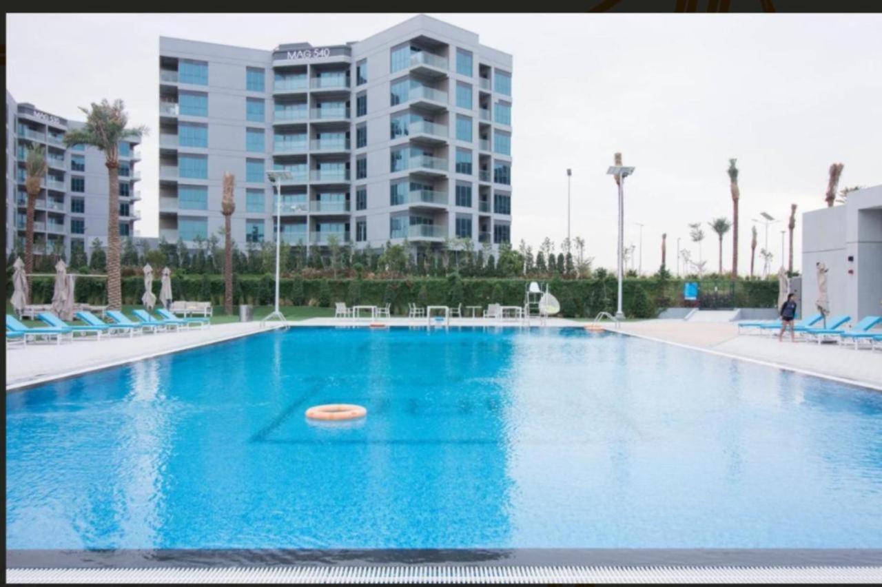 Elite Lux Holiday Homes - Cozy & Stylish 1 Bedroom With Huge Pools & World Class Gym ドバイ エクステリア 写真