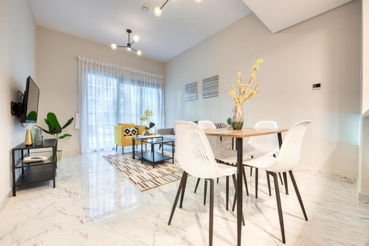 Elite Lux Holiday Homes - Cozy & Stylish 1 Bedroom With Huge Pools & World Class Gym ドバイ エクステリア 写真